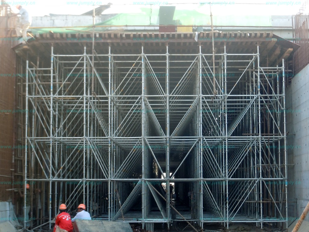 “承插型盤扣式腳手架，搭建好助手，效率有保障”